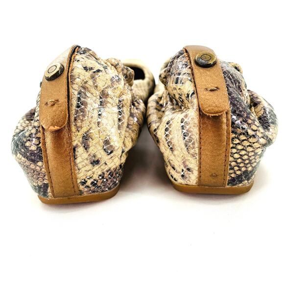 EARTHIES Tolo Leather Tan & Gray Snakeskin Animal Print Ballet Flats 8 - Picture 4 of 12